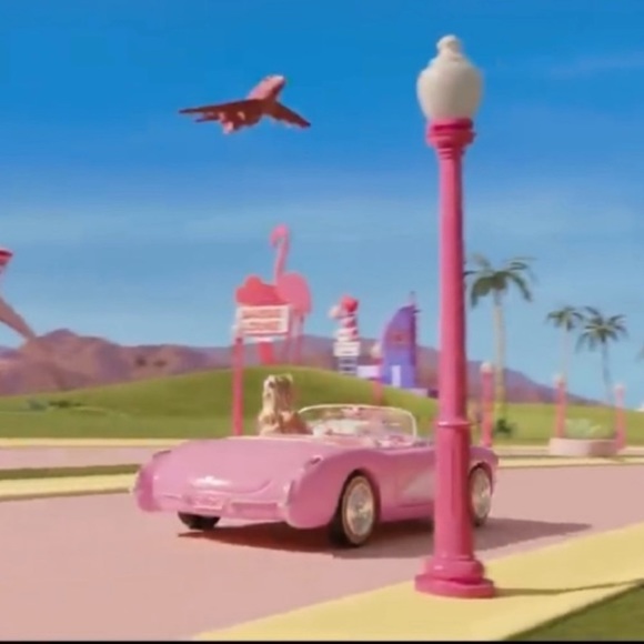 BARBIE™ THE MOVIE ©WARNER BROS. GOLD-PLATED BARBIE NECKLACE - Picture 8 of 16